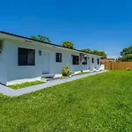 Modern Studio In North Miami